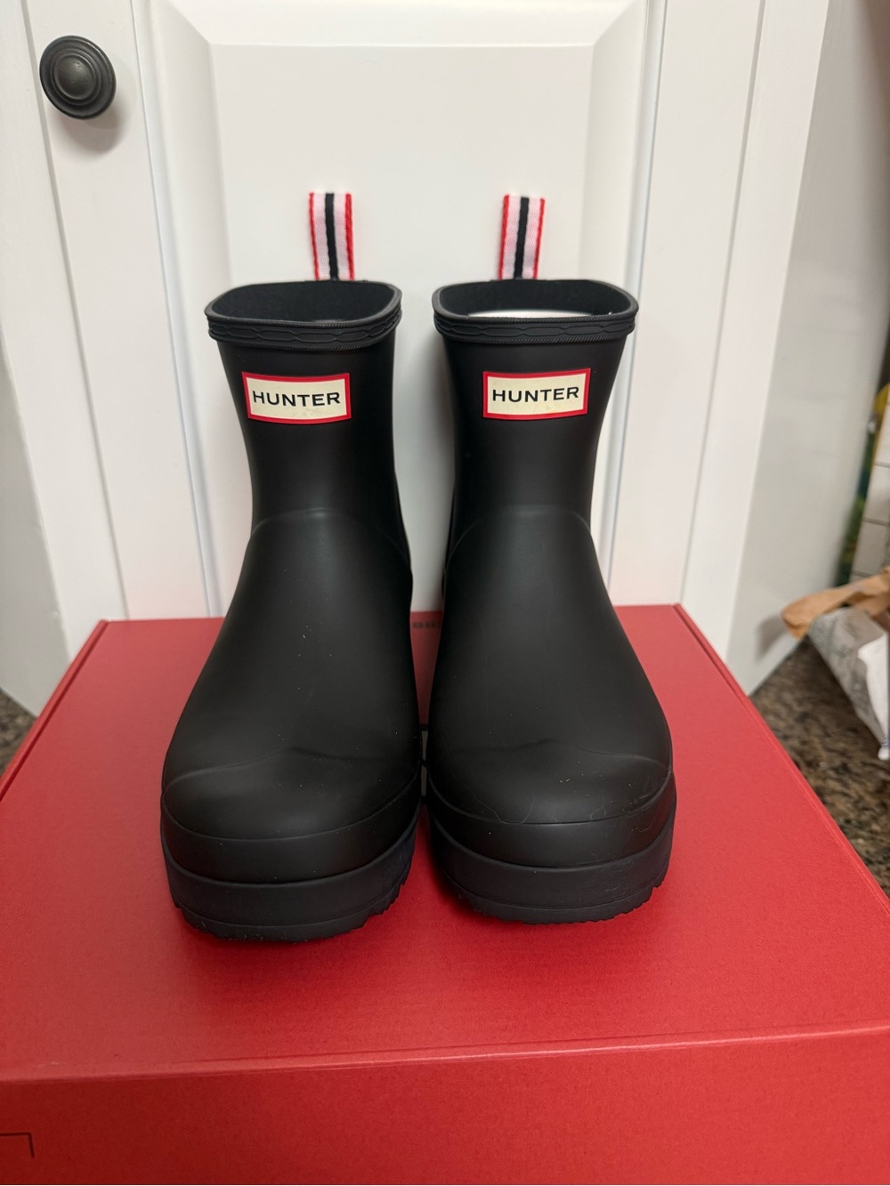 New In Box Hunter Boots Women’s Play Short Boot Black Color Size 9